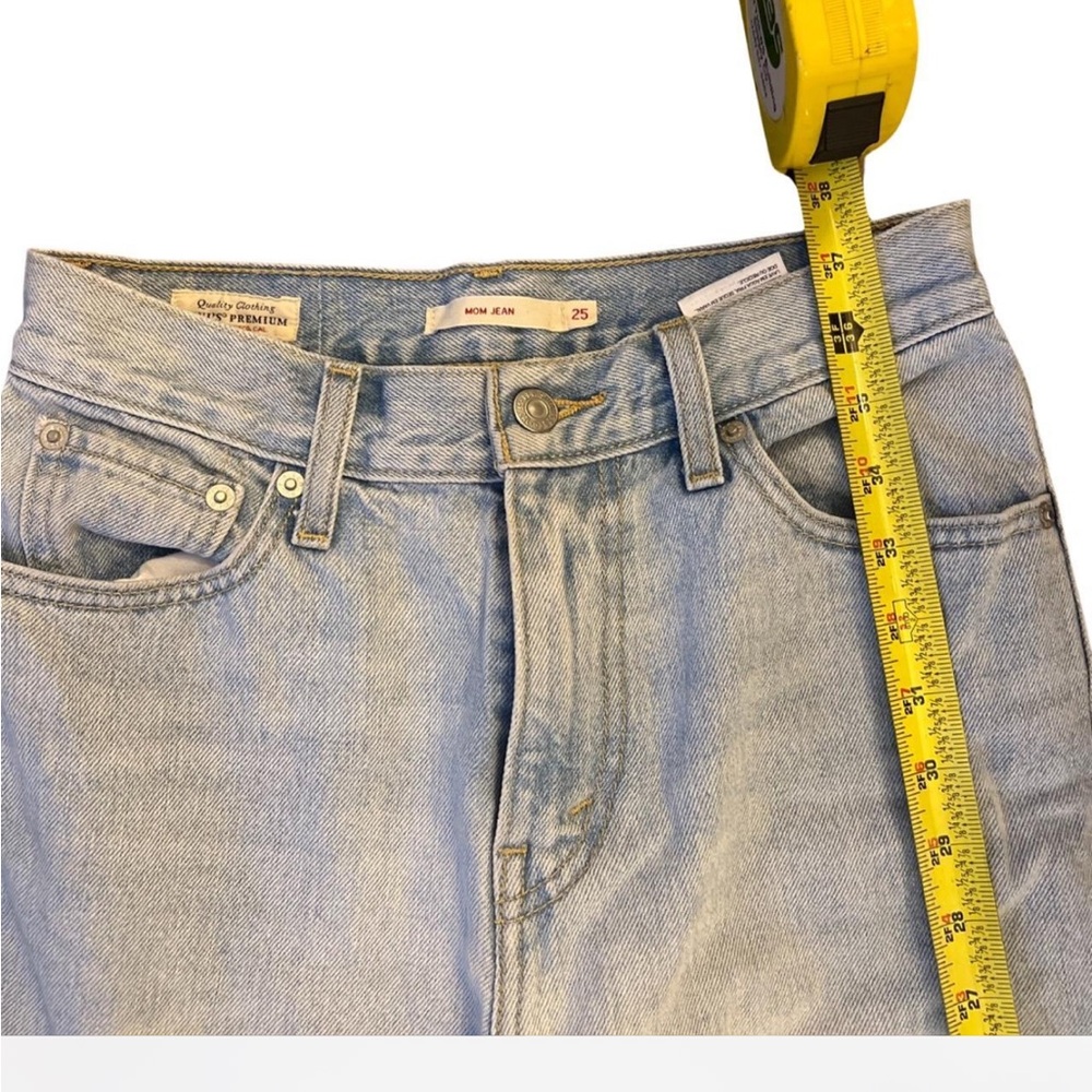 Levi’s Mom Jean in Light Wash